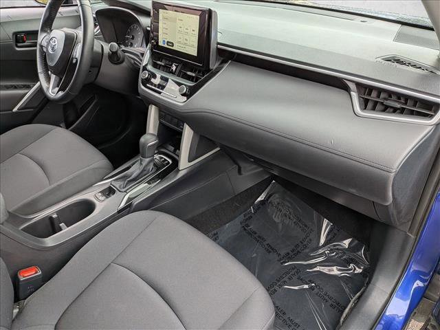 Used 2025 Toyota Corolla Cross LE image 20