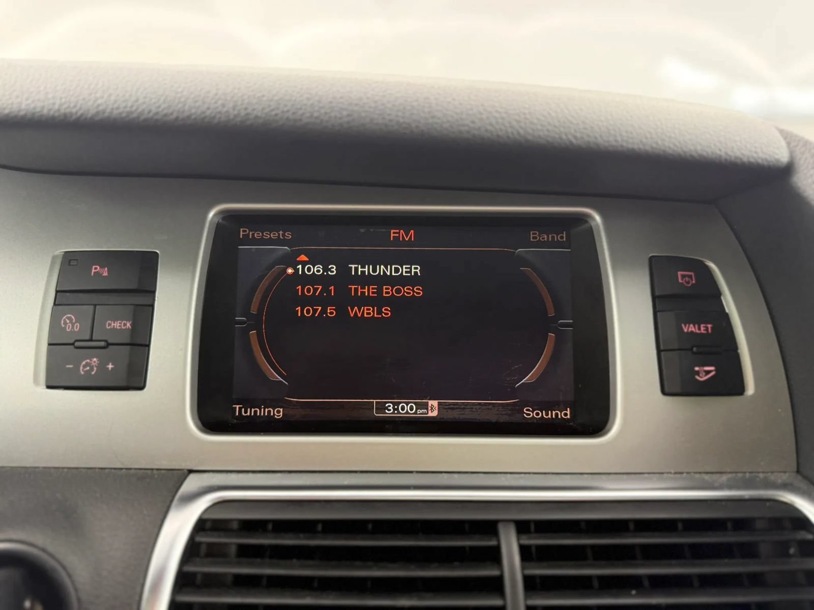 Used 2011 Audi Q7 TDI Prestige w/ Prestige Pkg AWD/4WD image 28