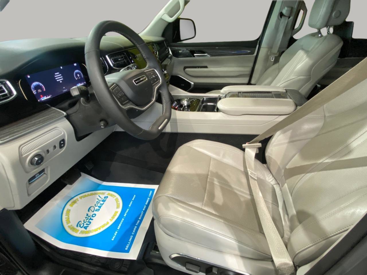 Used 2022 Jeep Wagoneer Series III w/ Premium Group I image 10