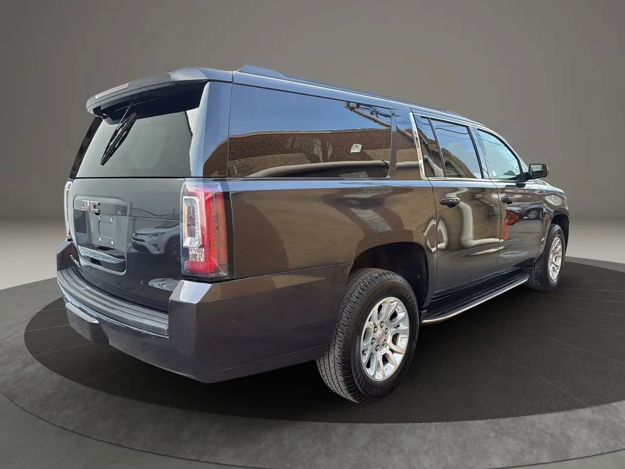 Used 2017 GMC Yukon XL SLT image 5