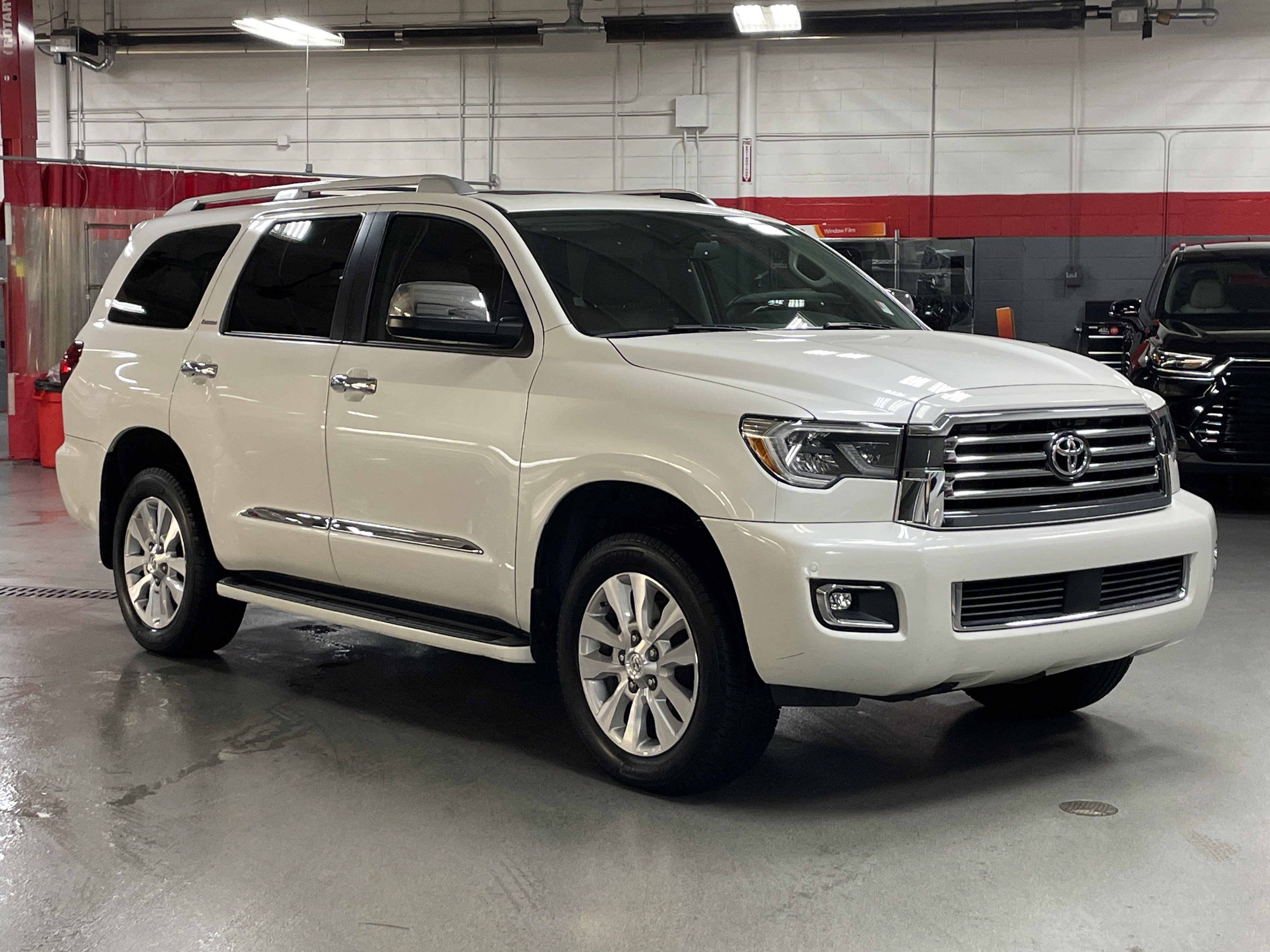 Certified 2019 Toyota Sequoia Platinum image 2