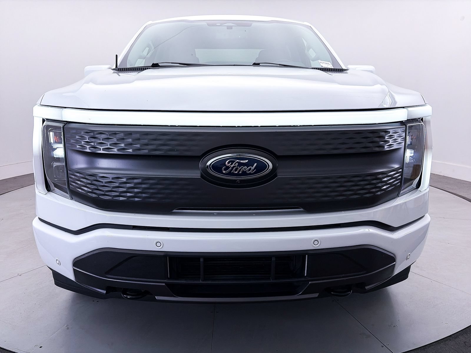 Used 2022 Ford F150 Lightning XLT AWD/4WD image 11