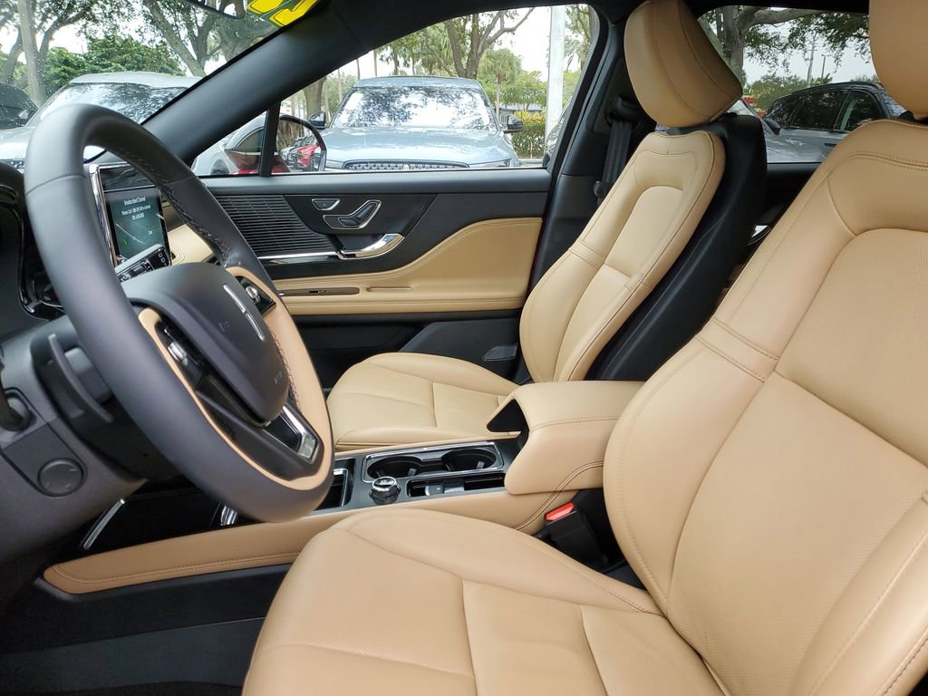 Used 2022 Lincoln Corsair Reserve w/ Sport Package image 21