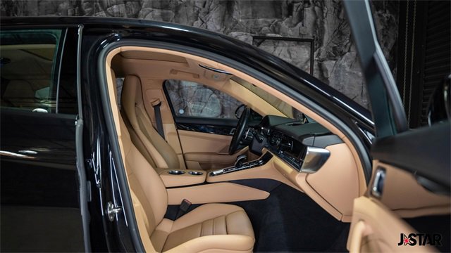 Used 2022 Porsche Panamera 4 w/ Premium Package image 11