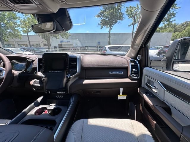 New 2026 RAM 3500 Laramie AWD/4WD image 28