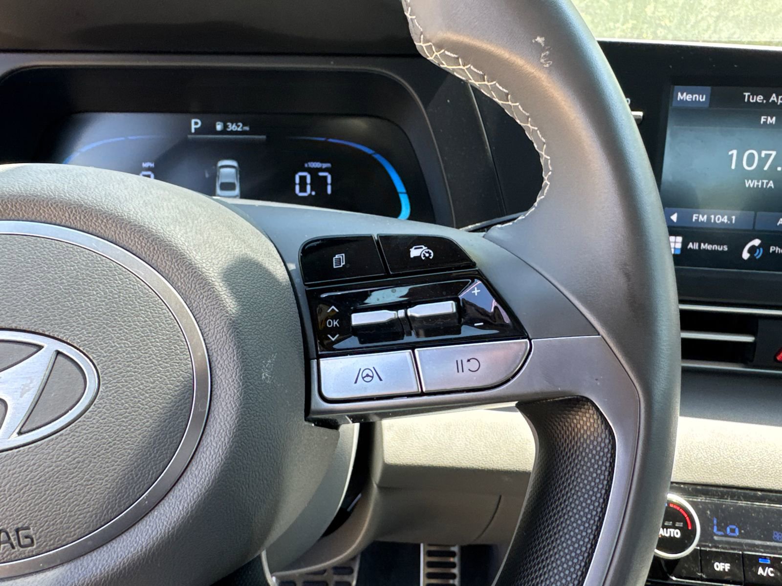 Certified 2025 Hyundai Elantra Sport FWD image 26