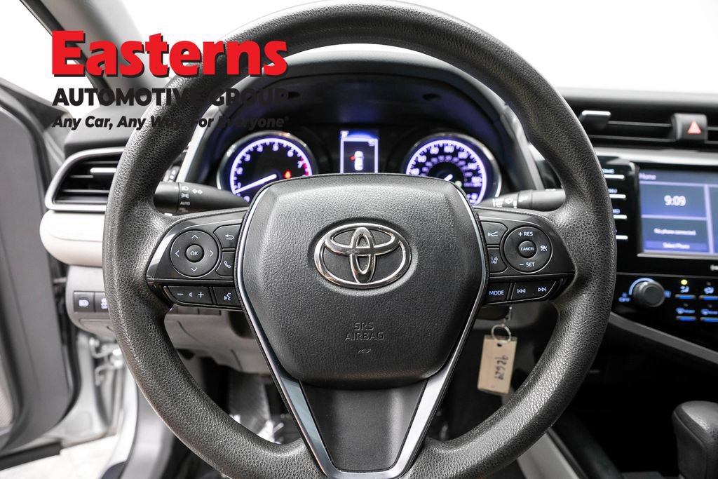 Used 2020 Toyota Camry LE FWD image 10