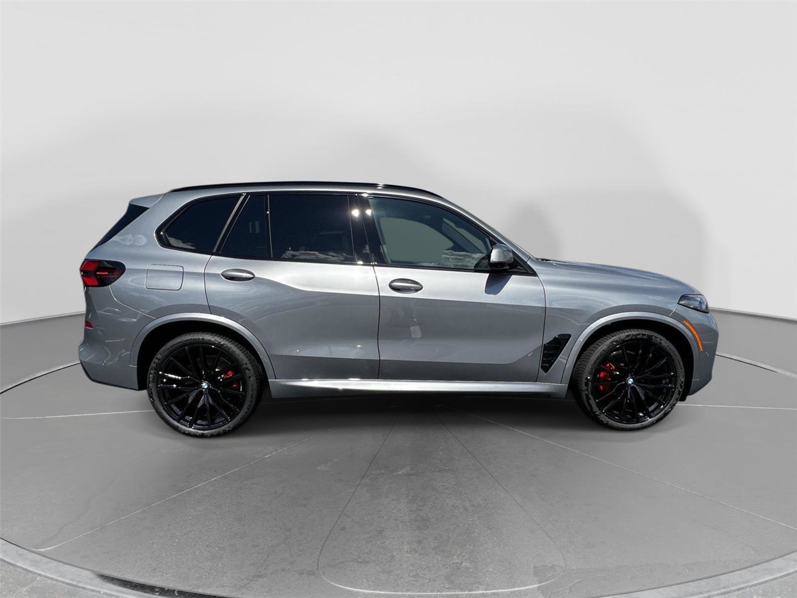 New 2026 BMW X5 xDrive40i w/ Executive Package AWD/4WD image 4