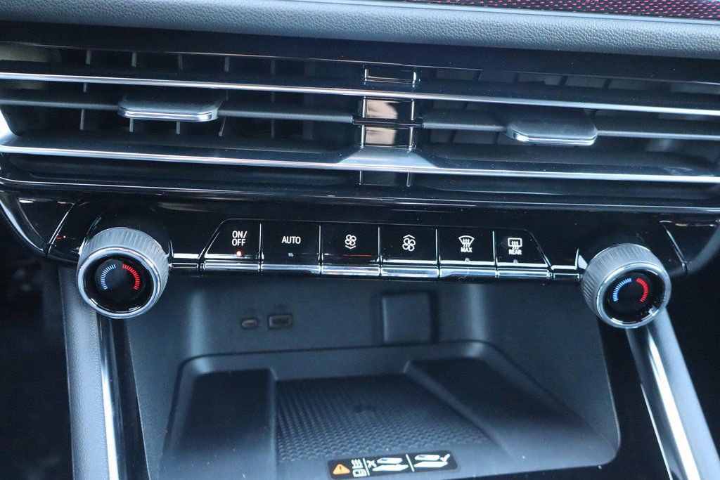 New 2026 Chevrolet Traverse Z71 w/ Enhanced Driving Package image 12