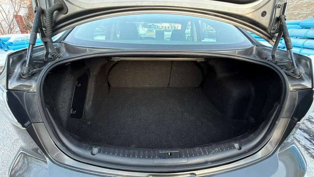 Used 2010 MAZDA MAZDA3 i Touring image 18