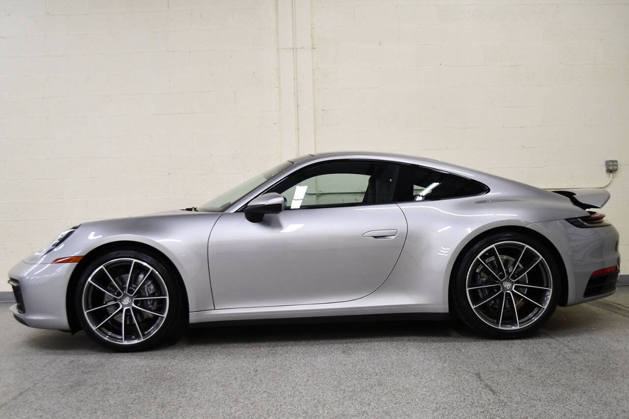 Used 2022 Porsche 911 Carrera w/ Premium Package RWD image 3