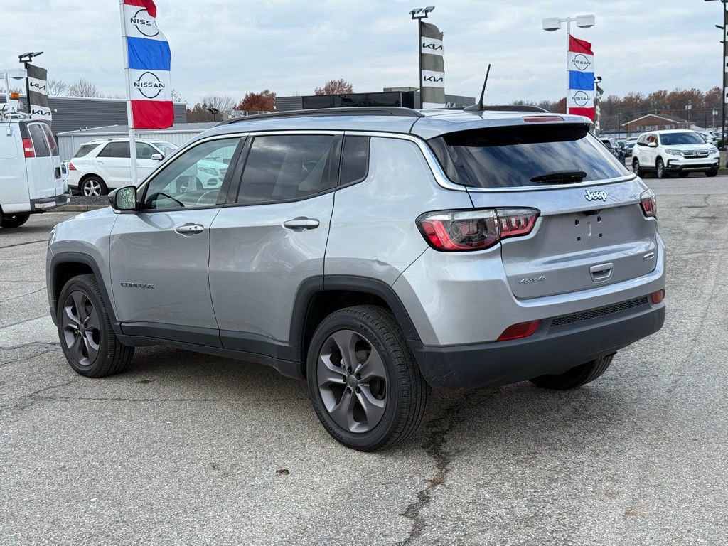 Used 2022 Jeep Compass Latitude image 3