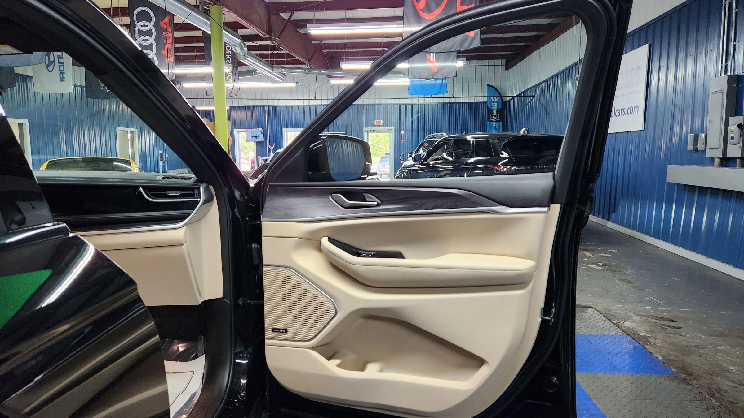 Used 2022 Jeep Grand Cherokee Limited 4xe image 13