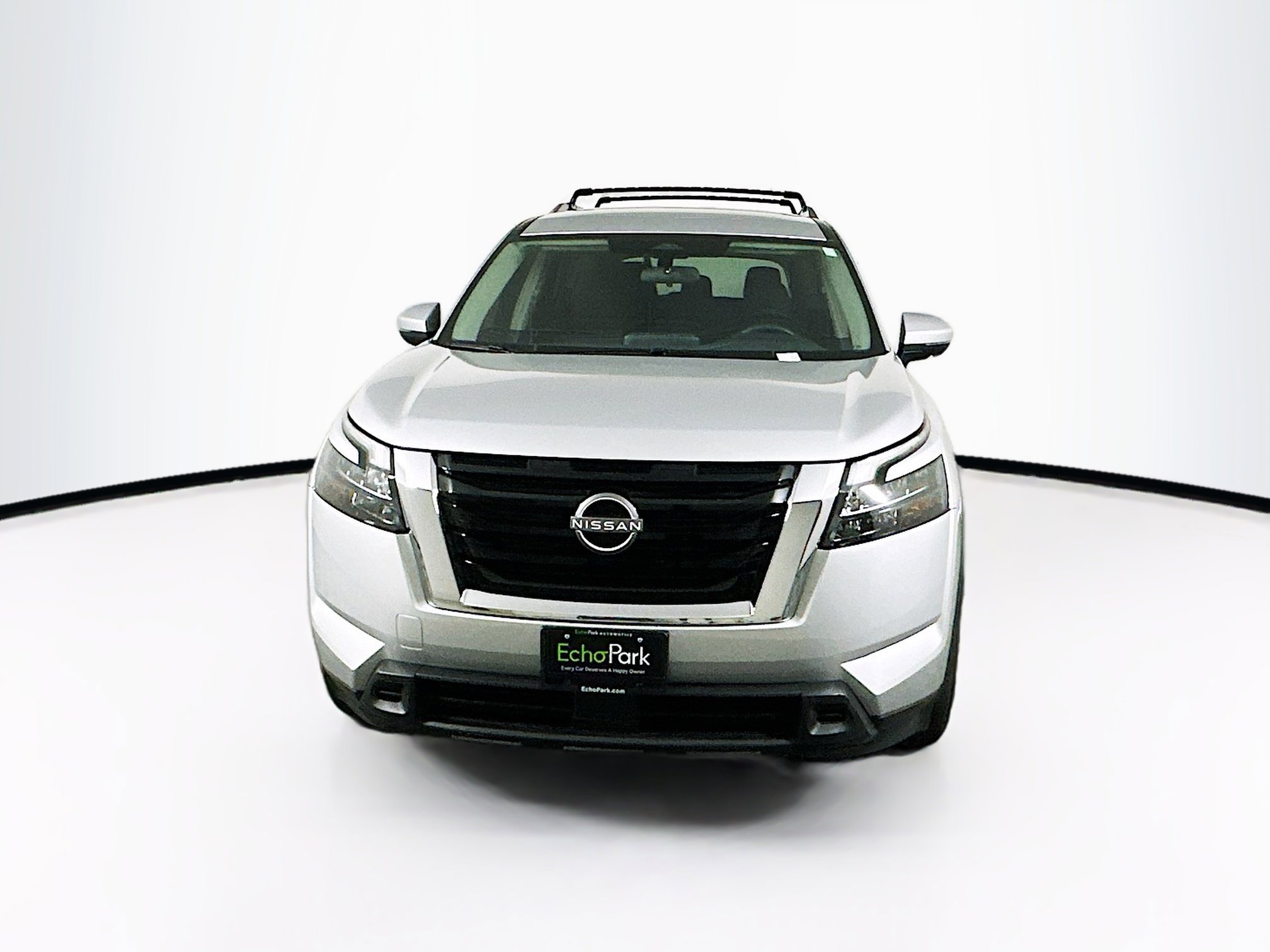 Used 2023 Nissan Pathfinder SV AWD/4WD image 2