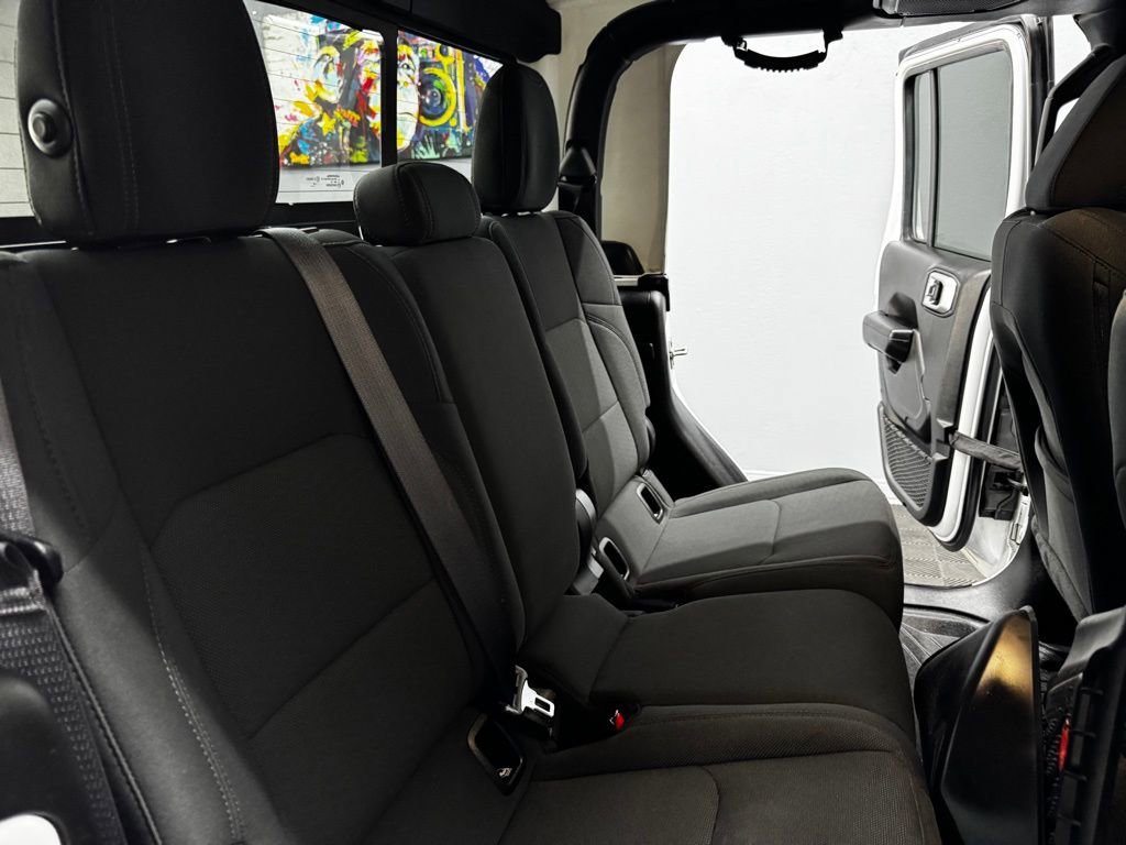 Used 2022 Jeep Gladiator Willys image 45