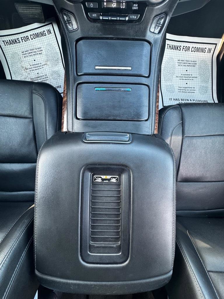 Used 2017 Chevrolet Suburban Premier AWD/4WD image 23