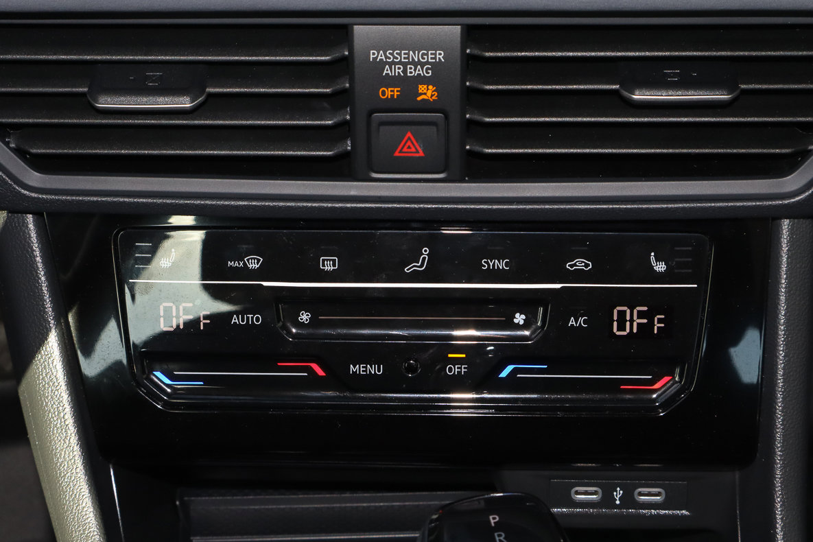 Used 2025 Volkswagen Jetta SE image 11