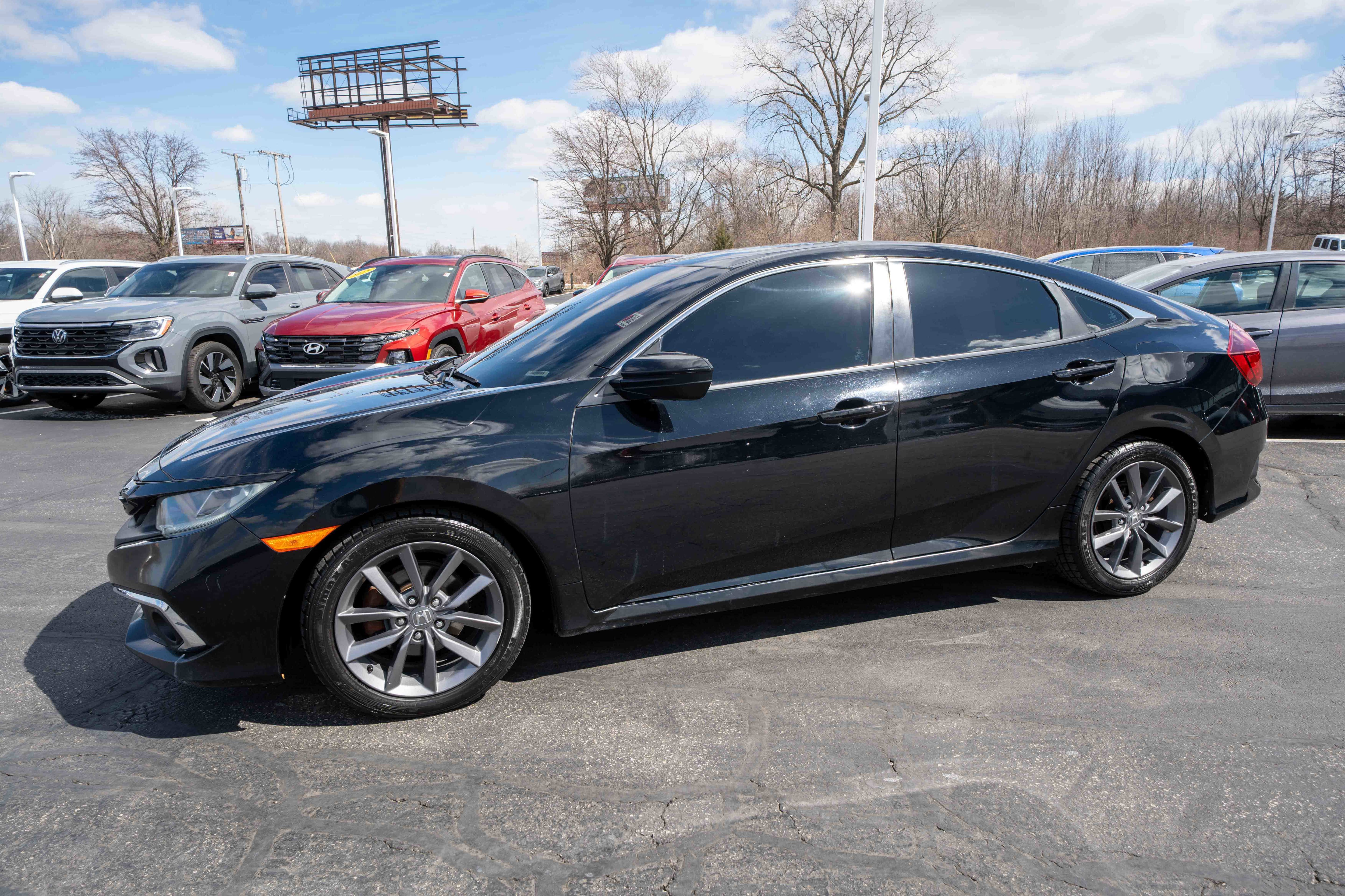 Used 2019 Honda Civic EX image 3