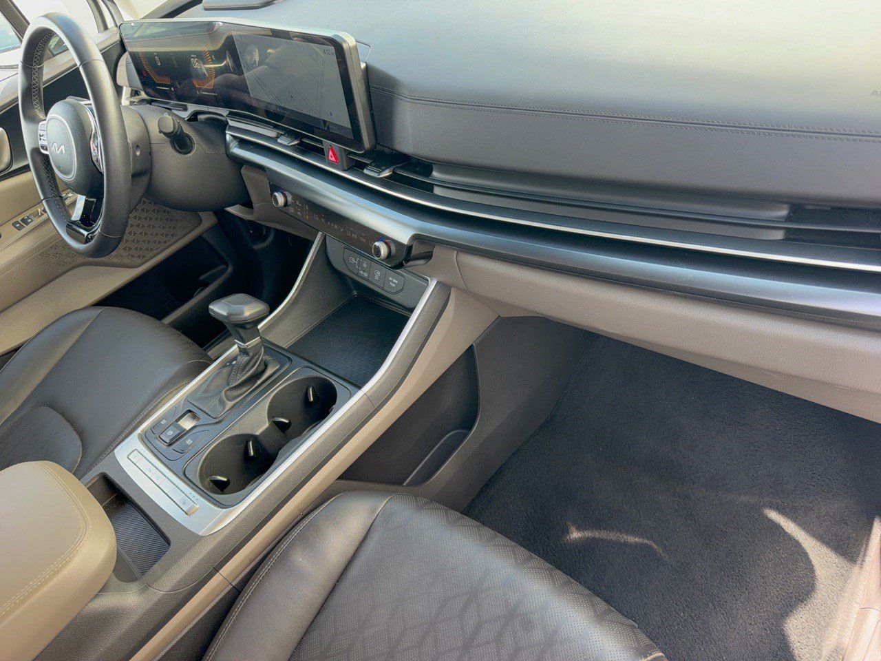 Used 2026 Kia Carnival FWD image 31