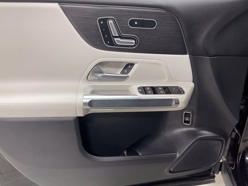 Certified 2023 Mercedes-Benz GLB 250 4MATIC image 18