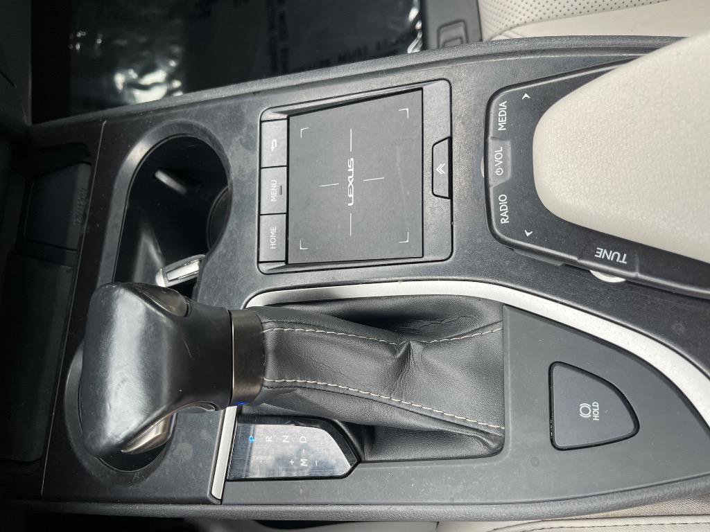 Used 2021 Lexus UX 200 w/ Premium Package image 25