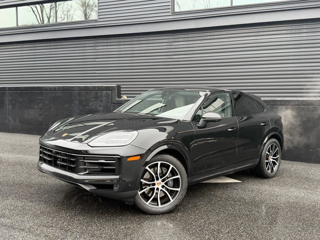 Certified 2025 Porsche Cayenne Coupe image 6