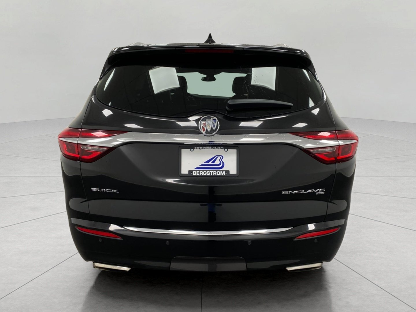 Used 2018 Buick Enclave Premium w/ Trailering Package AWD/4WD image 5