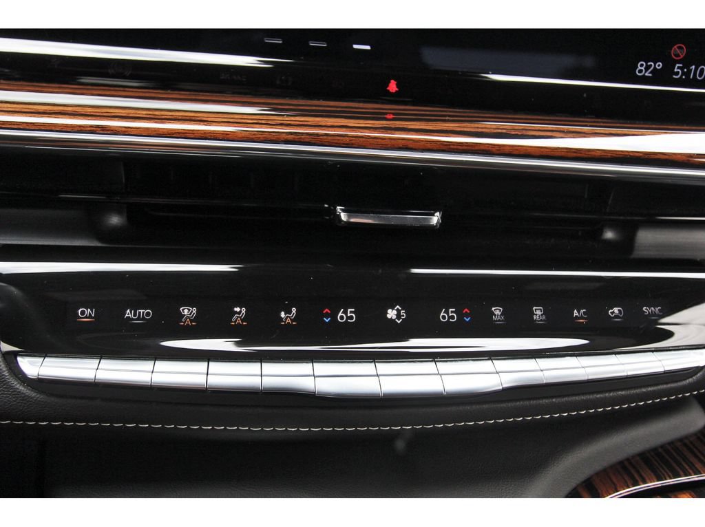 Used 2024 Cadillac Escalade ESV Luxury RWD image 24