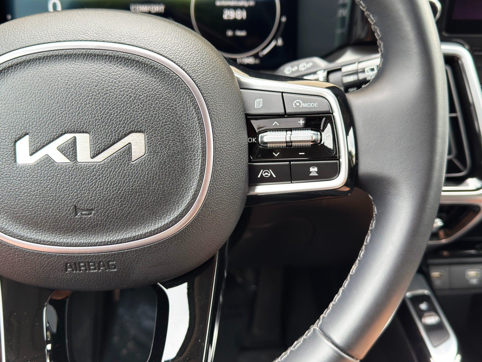 Used 2023 Kia Sorento SX AWD/4WD image 21