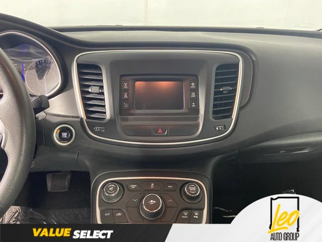 Used 2016 Chrysler 200 Limited FWD image 14
