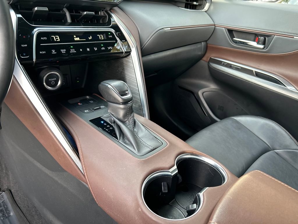 Used 2023 Toyota Venza XLE image 16