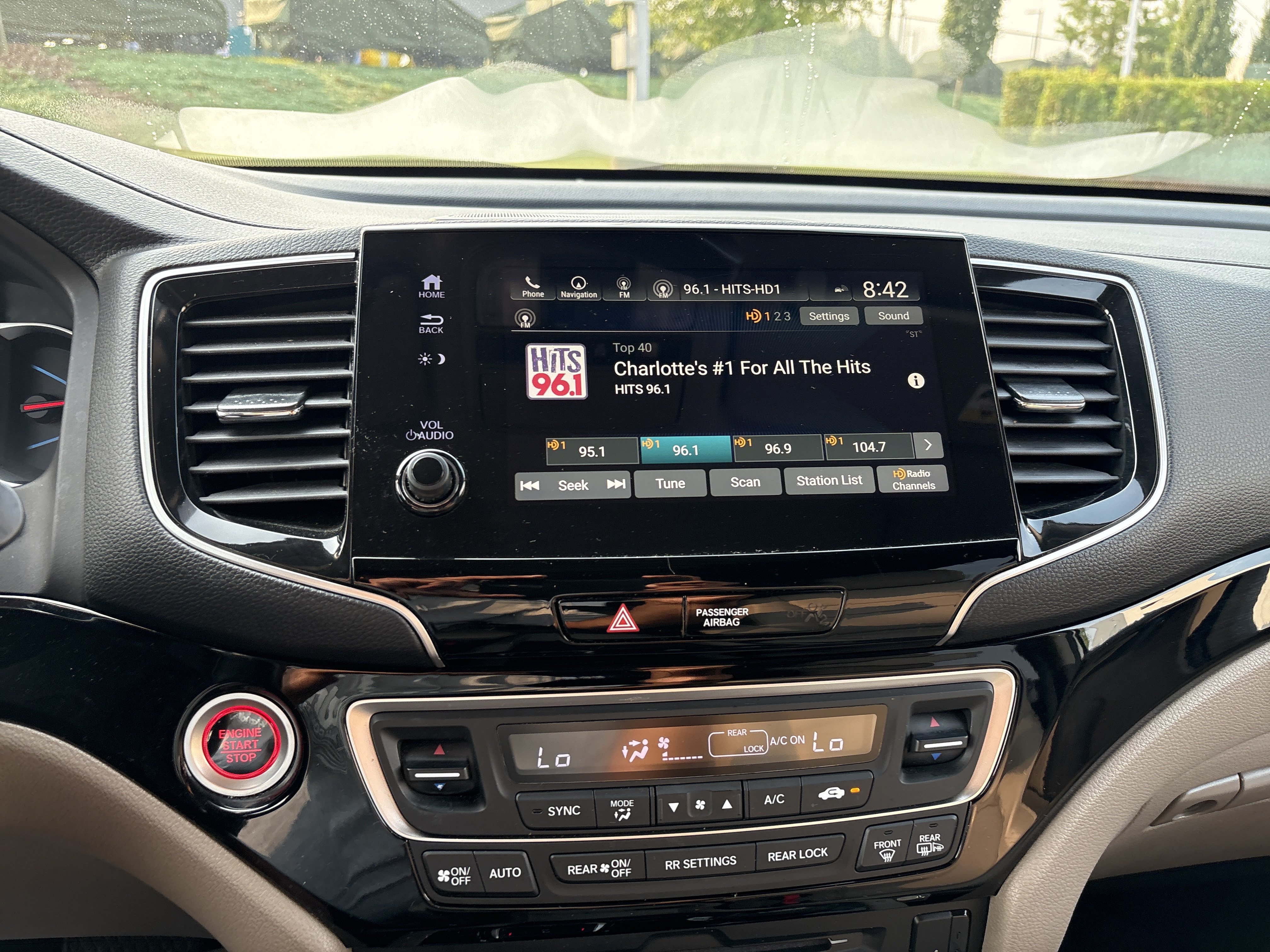 Used 2020 Honda Pilot Touring image 29