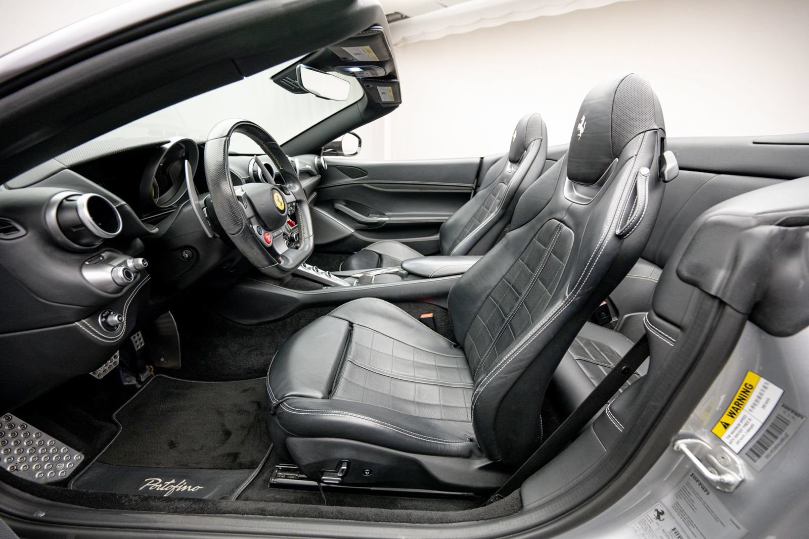 Used 2019 Ferrari Portofino RWD image 18