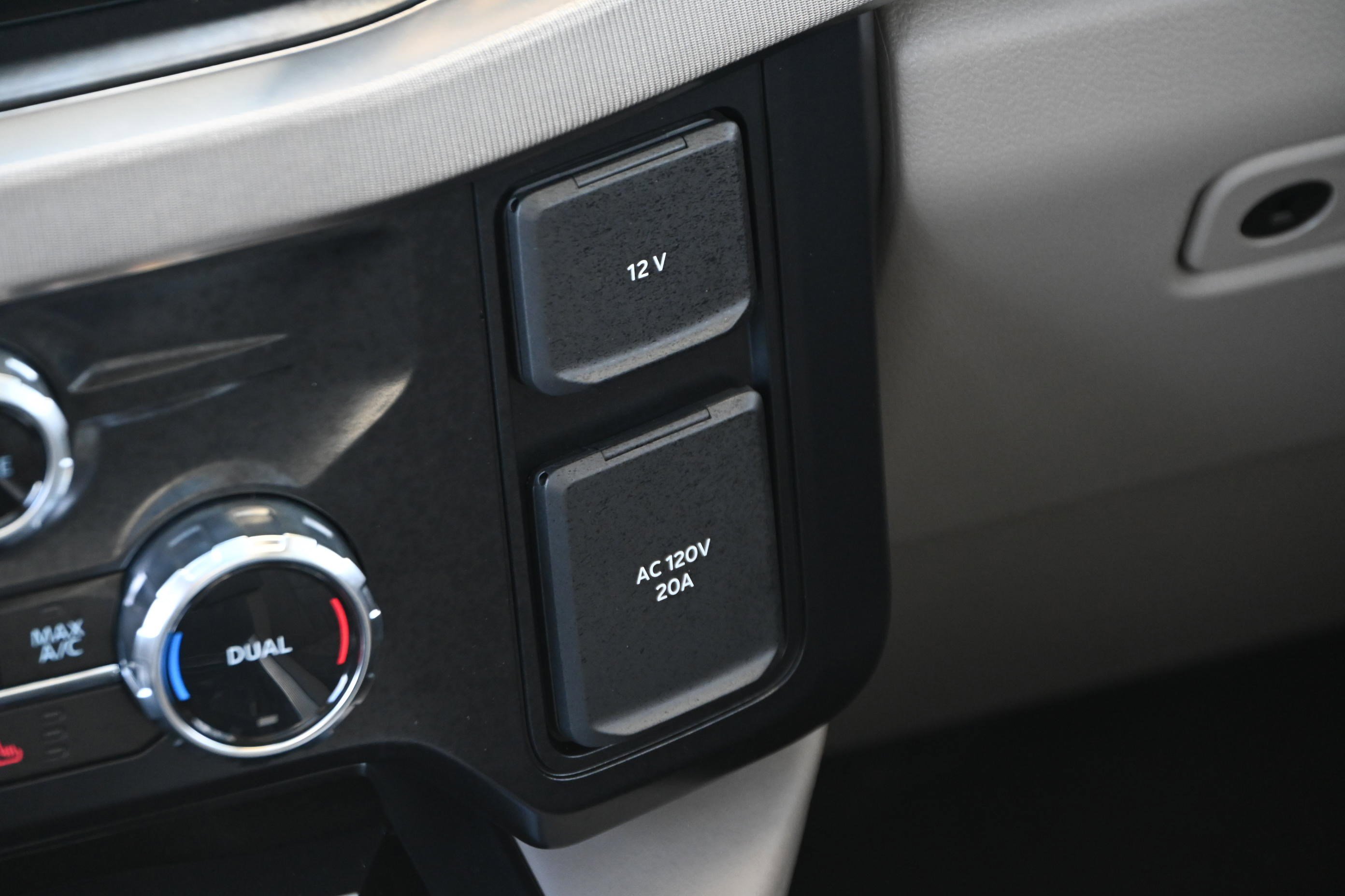 Used 2026 Ford F450 Platinum w/ Platinum Plus Package image 35