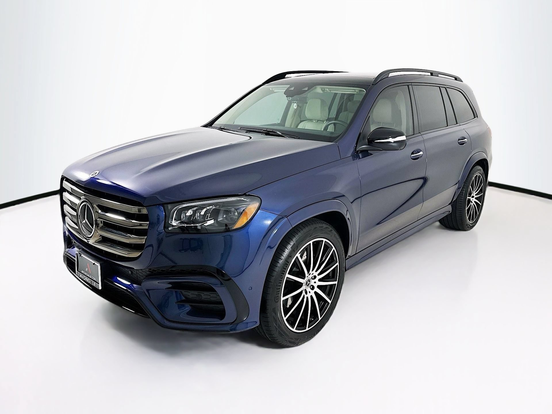 Used 2025 Mercedes-Benz GLS 450 4MATIC image 3