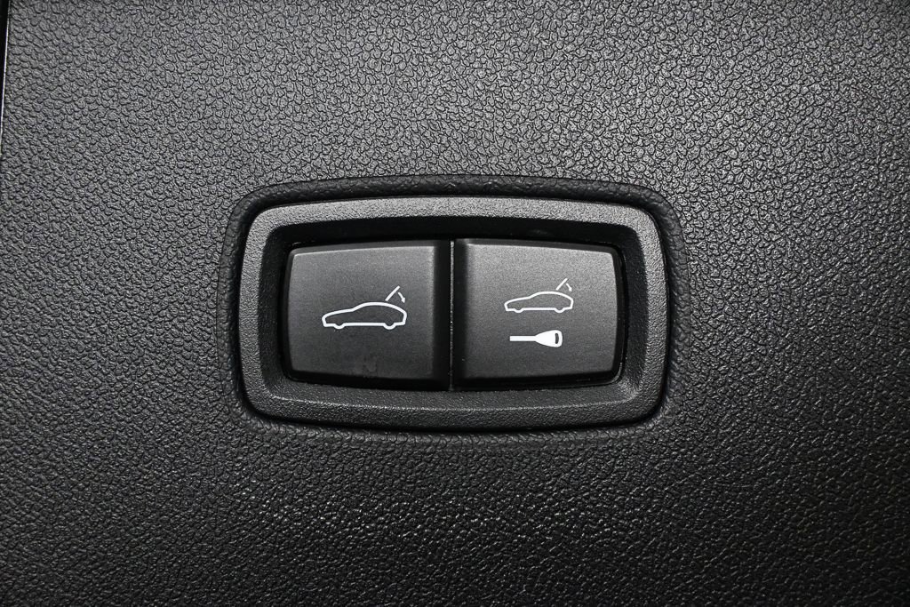 Used 2025 Porsche Cayenne AWD/4WD image 27