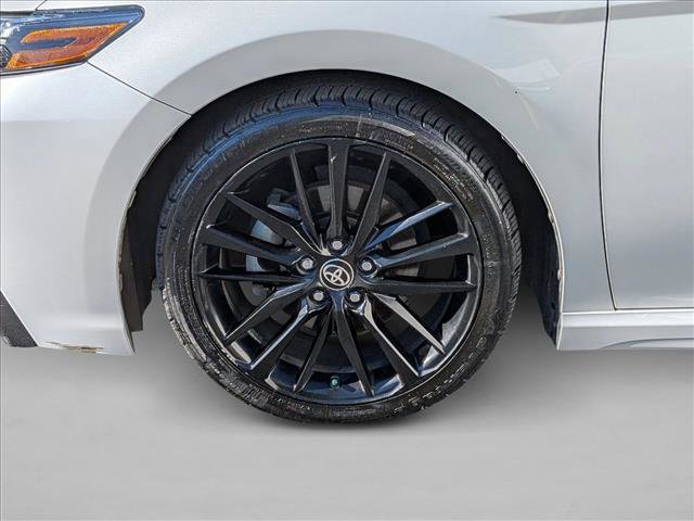 Used 2021 Toyota Camry XSE image 9