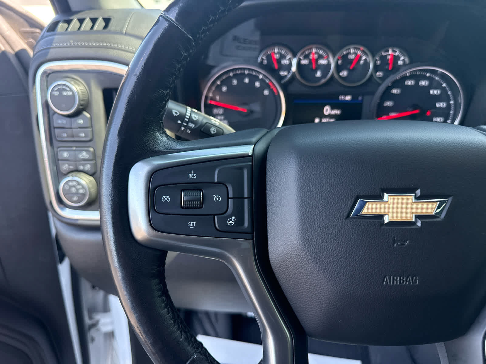 Certified 2020 Chevrolet Silverado 1500 LTZ AWD/4WD image 16