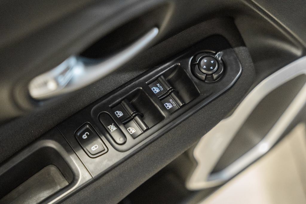 Certified 2018 Jeep Renegade Latitude AWD/4WD image 35