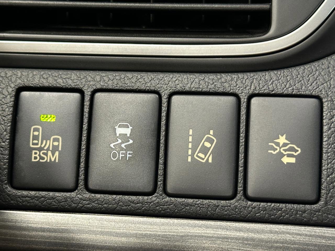 Used 2015 Toyota Camry XLE w/ Moonroof Package image 39