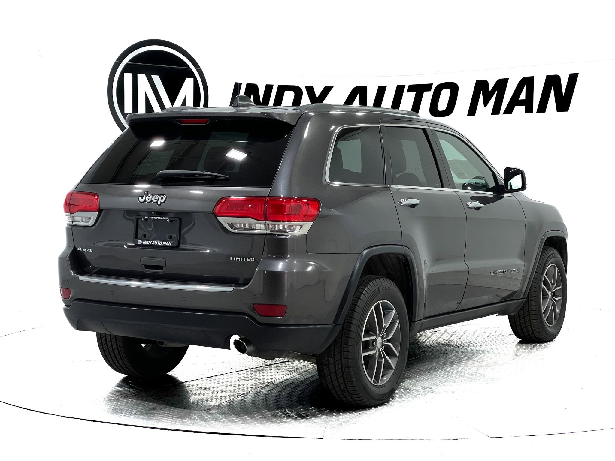 Used 2018 Jeep Grand Cherokee Limited image 4