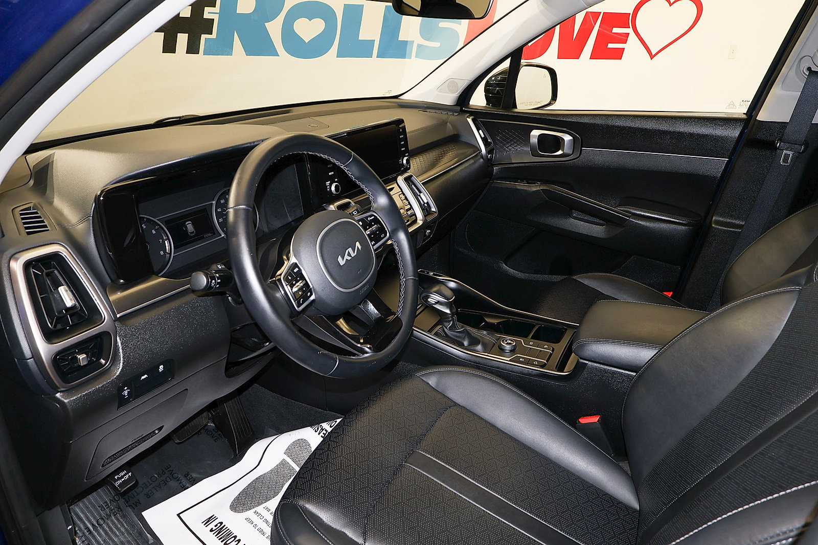 Used 2022 Kia Sorento S w/ Panoramic Sunroof Package FWD image 11