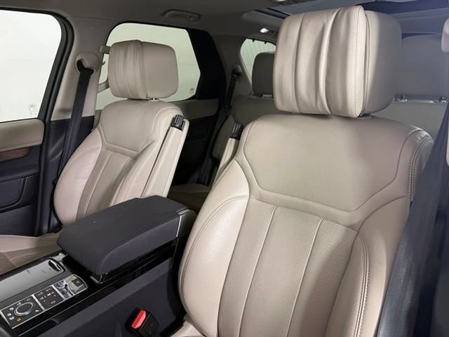 Used 2018 Land Rover Discovery HSE AWD/4WD image 6