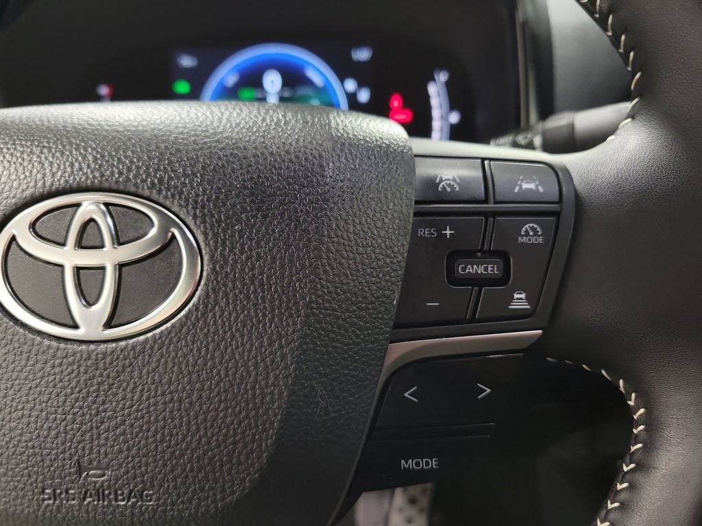 Used 2025 Toyota Camry SE w/ Convenience Package FWD image 26