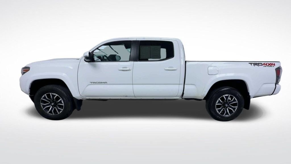 Certified 2022 Toyota Tacoma TRD Sport w/ Technology Package AWD/4WD image 6