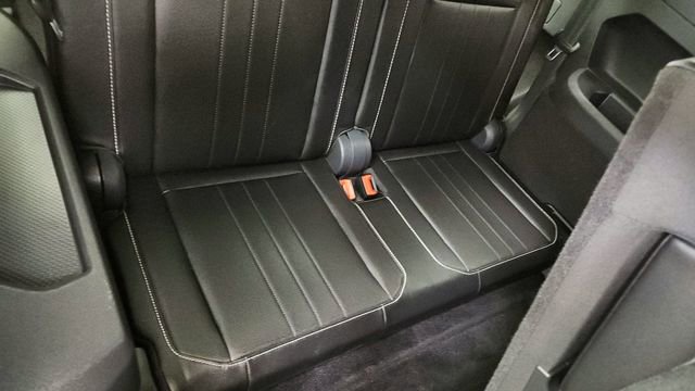 Used 2023 Volkswagen Tiguan SE R-Line image 29