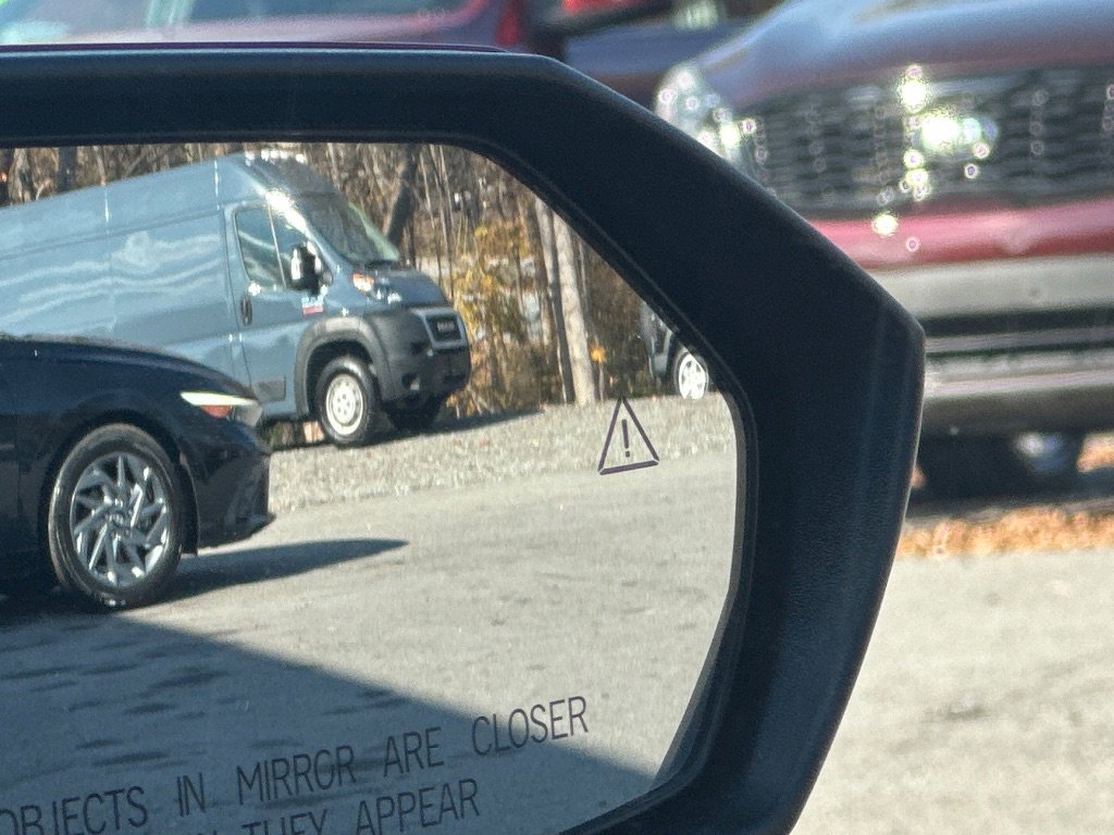 Used 2024 Hyundai Elantra SE image 32