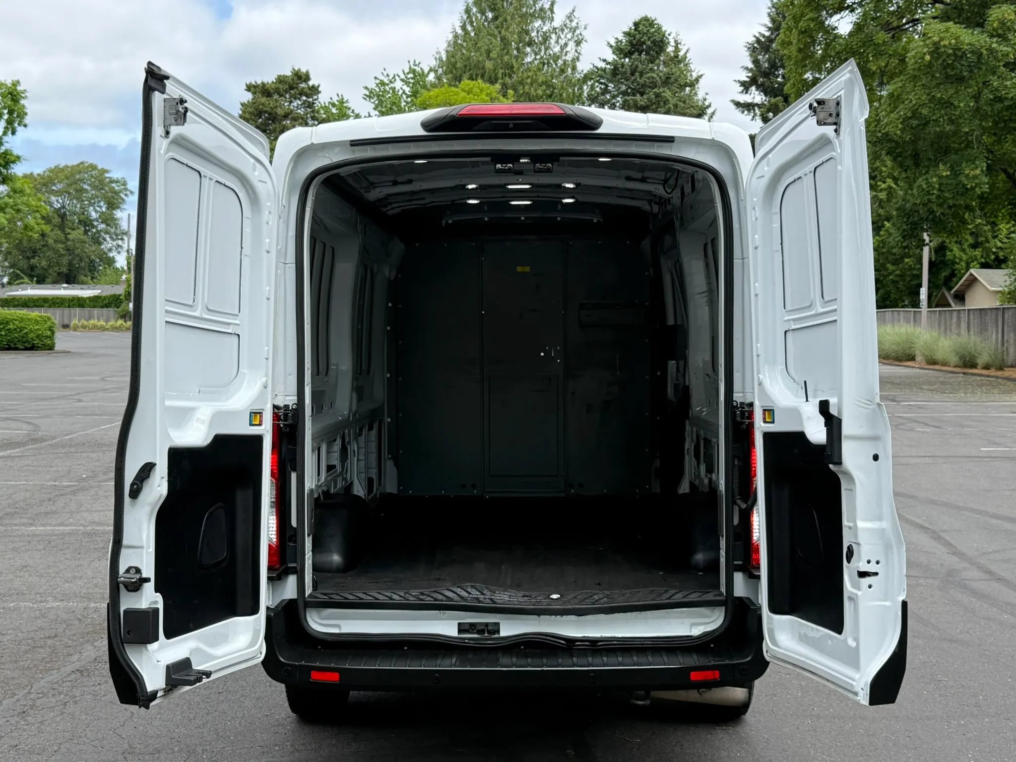 Used 2020 Ford Transit 350 Medium Roof RWD image 21