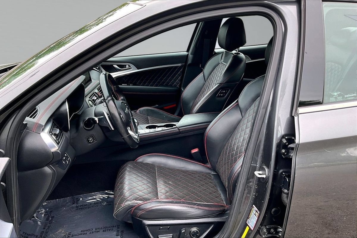 Used 2019 Genesis G70 2.0T Advanced w/ Sport Package AWD/4WD image 10