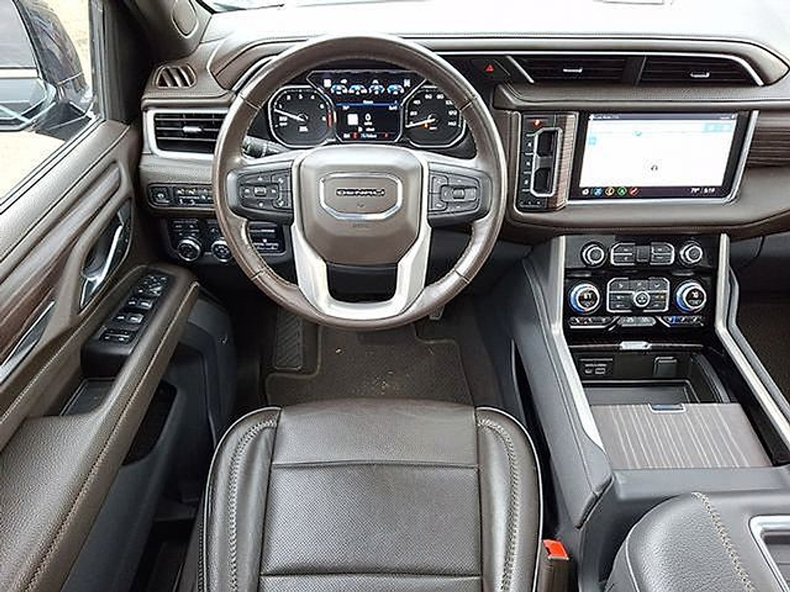 Used 2021 GMC Yukon Denali w/ Denali Ultimate Package AWD/4WD image 21